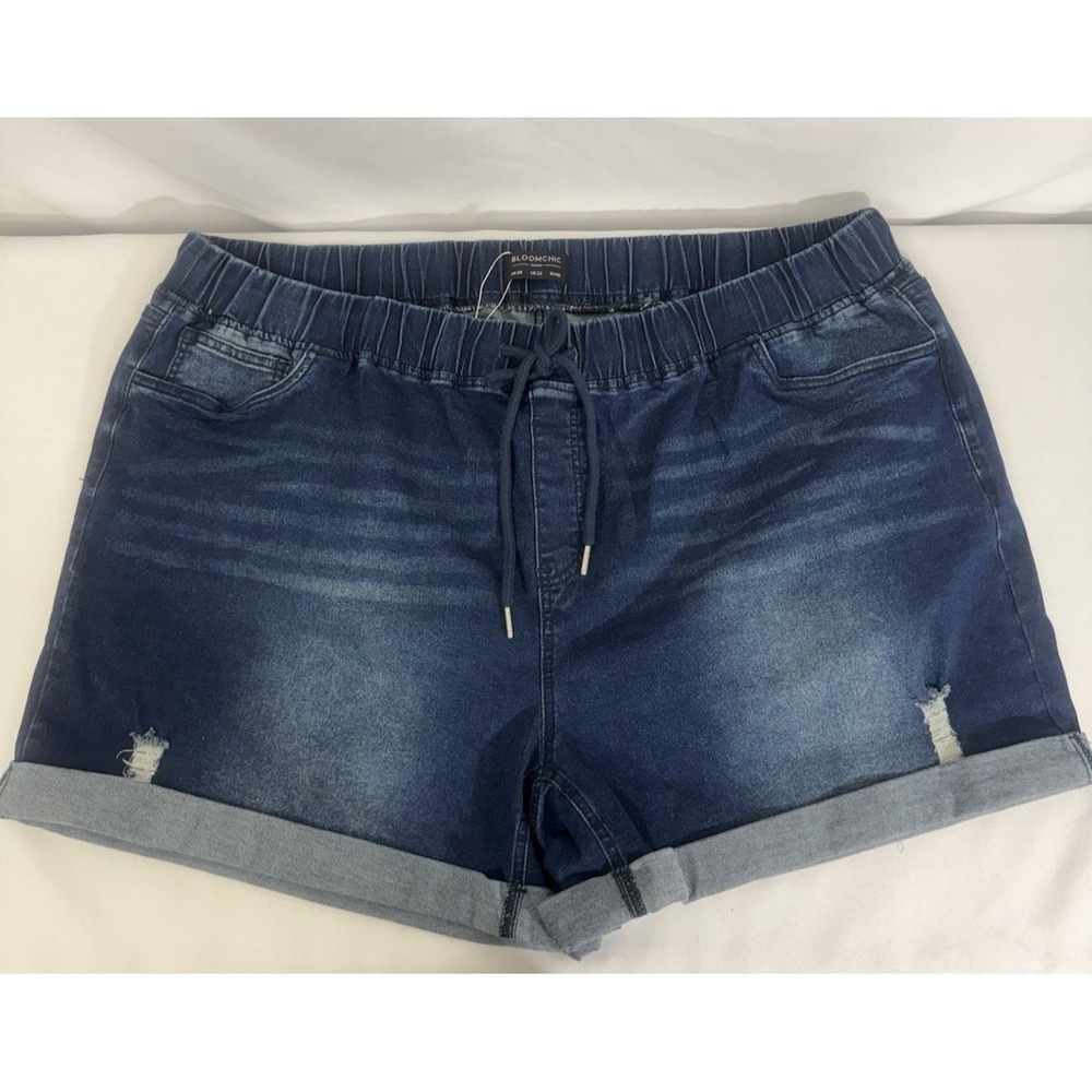 NWT Bloomchic Denim‎ Size 28 Cuffed Distressed Jean Shorts Medium Dark Wash